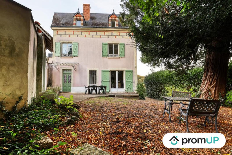 Maison - 270 m² - 10 pièces