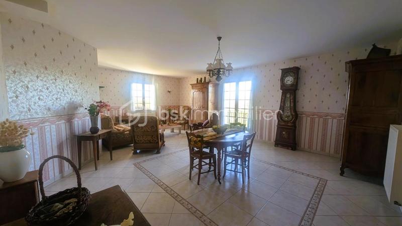 Maison traditionnelle - 130 m² - 8 pièces