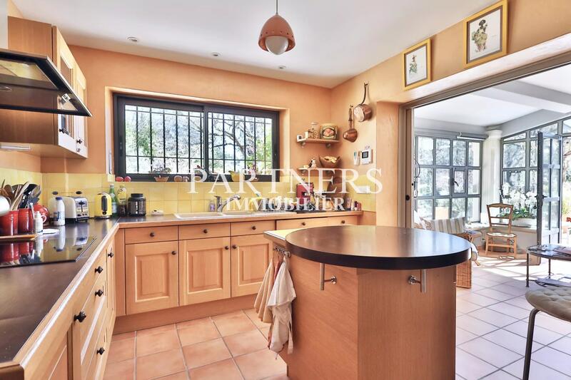 Maison - 200 m² - 5 pièces