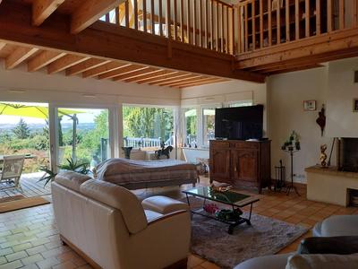 Maison - 204 m² - 7 pièces