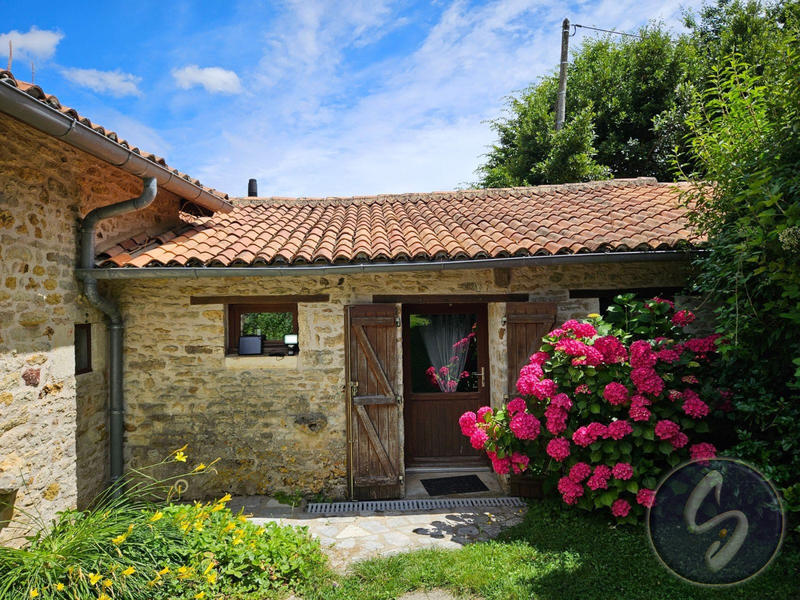 Maison - 245 m² - 7 pièces