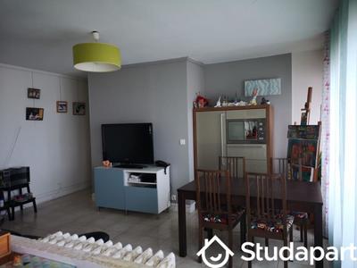 Chambre - 12 m² - 1 pièce