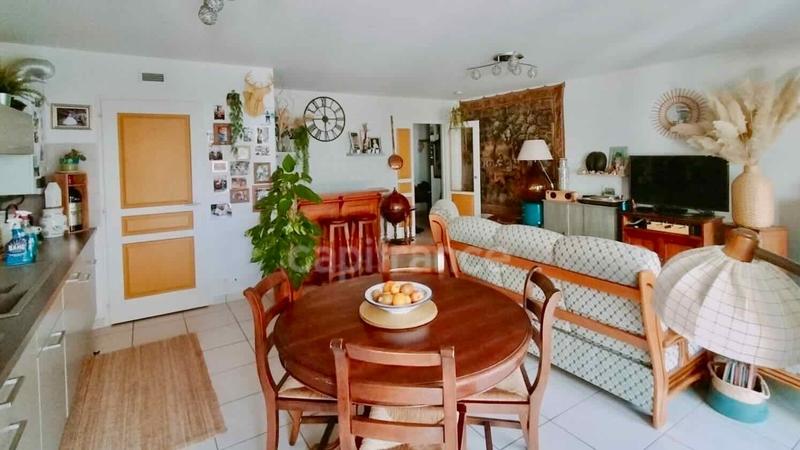 Appartement - 75 m² - 3 pièces