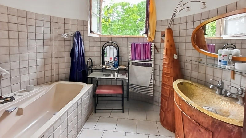 Maison - 240 m² - 7 pièces