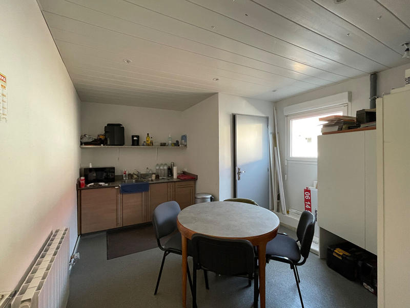 Local d'activité / Entrepôt - 376 m²