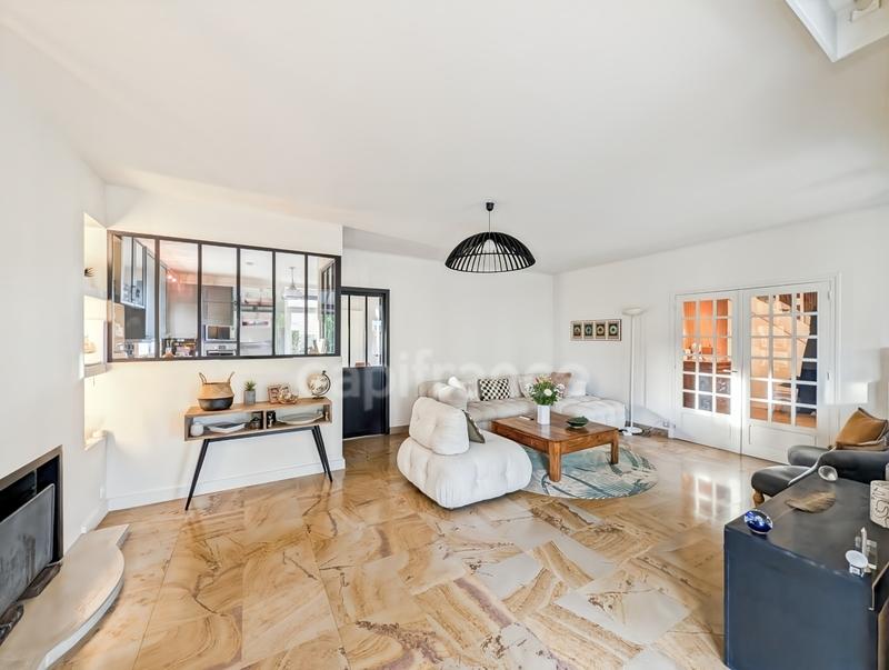 Maison - 189 m² - 7 pièces