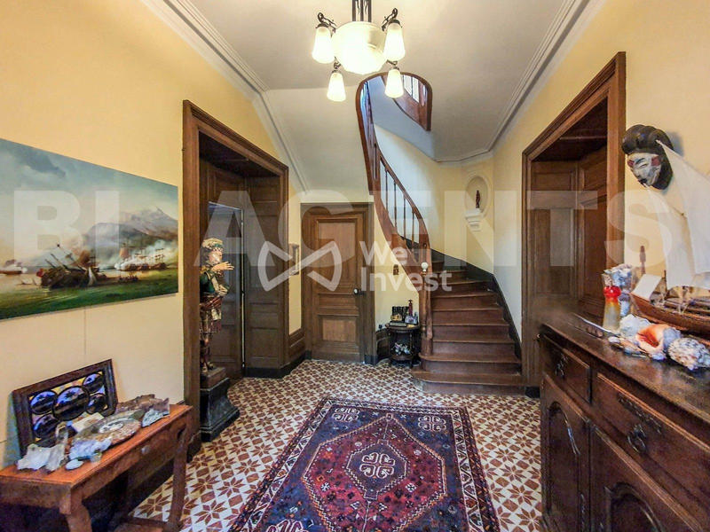 Maison - 530 m² - 20 pièces