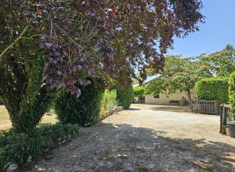 Maison - 140 m² - 9 pièces