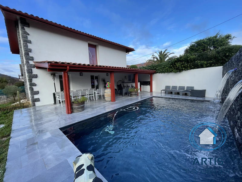 Maison - 140 m² - 6 pièces