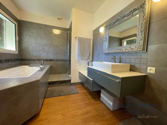 Maison - 136 m² - 6 pièces