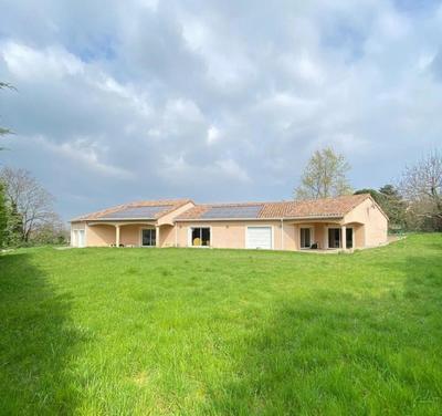 Pavillon - 235 m² - 7 pièces