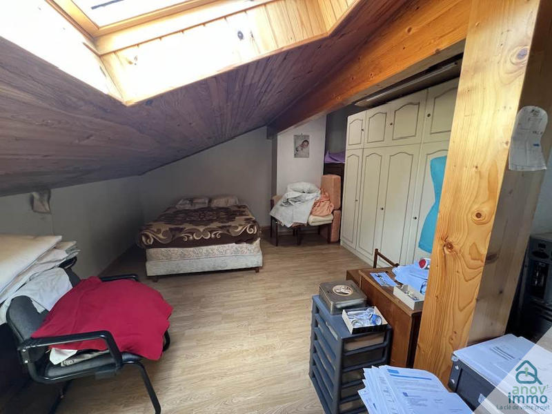 Maison - 270 m² - 8 pièces