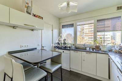 Appartement ancien - 90 m² - 5 pièces