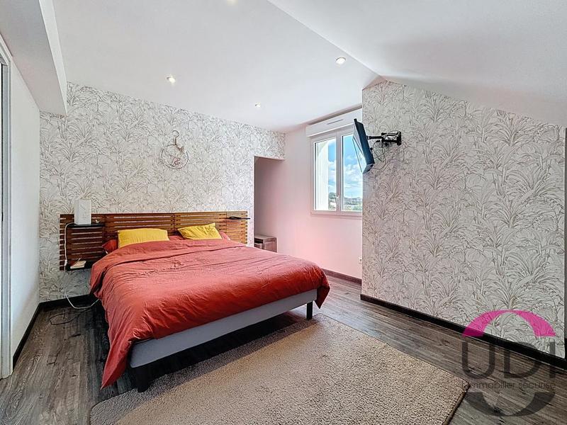 Maison - 200 m² - 5 pièces