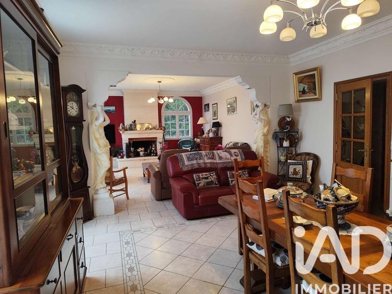 Maison - 202 m² - 5 pièces