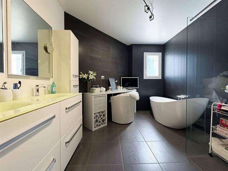 Maison - 141 m² - 6 pièces