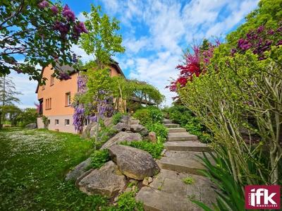 Propriété - 370 m² - 10 pièces