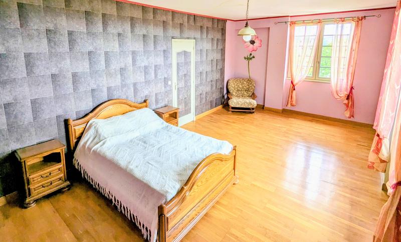 Villa - 1 003 m² - 8 pièces