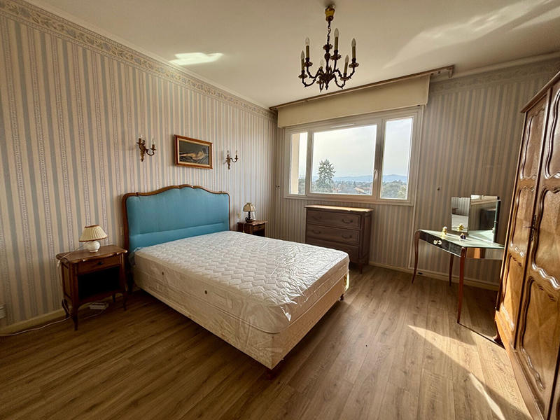 Appartement - 125 m² - 5 pièces