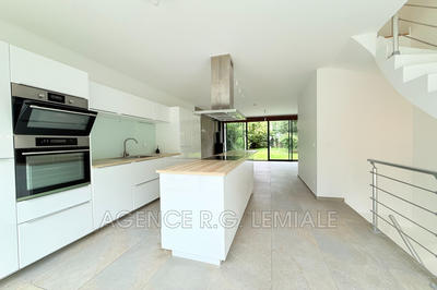 Maison - 101 m² - 5 pièces