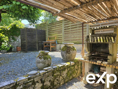 Maison - 220 m² - 9 pièces