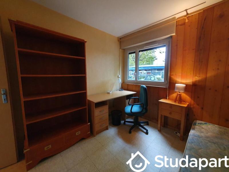 Chambre - 11 m² - 1 pièce