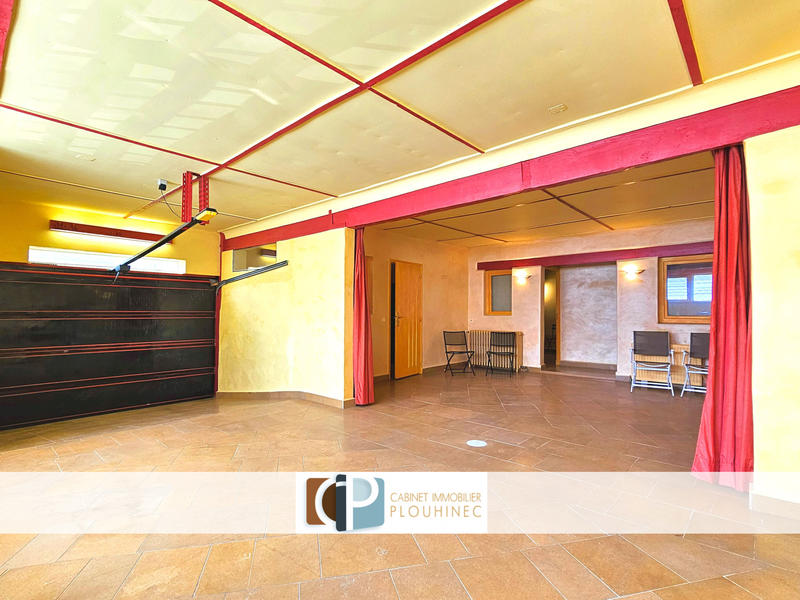 Maison - 235 m² - 5 pièces