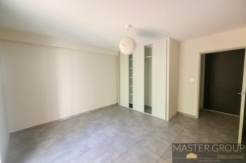 Appartement - 97 m² - 4 pièces
