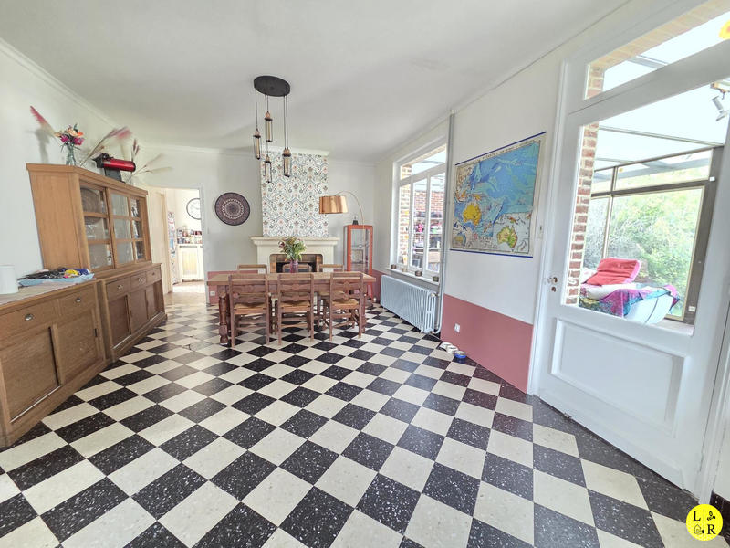 Maison - 248 m² - 9 pièces