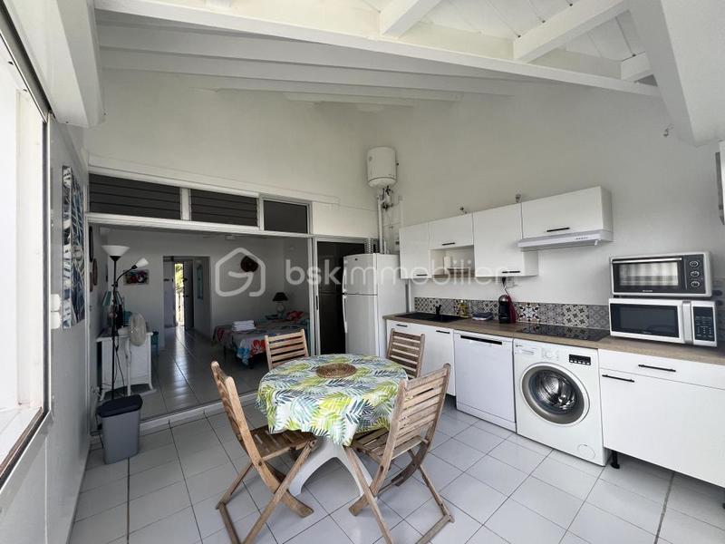 Studio - 25 m² - 2 pièces