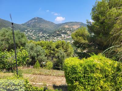 Terrain constructible - 1 222 m²