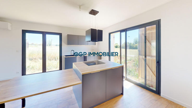 Maison - 96 m² - 4 pièces