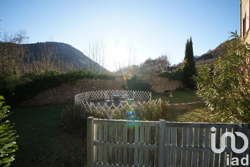 Maison - 235 m² - 10 pièces