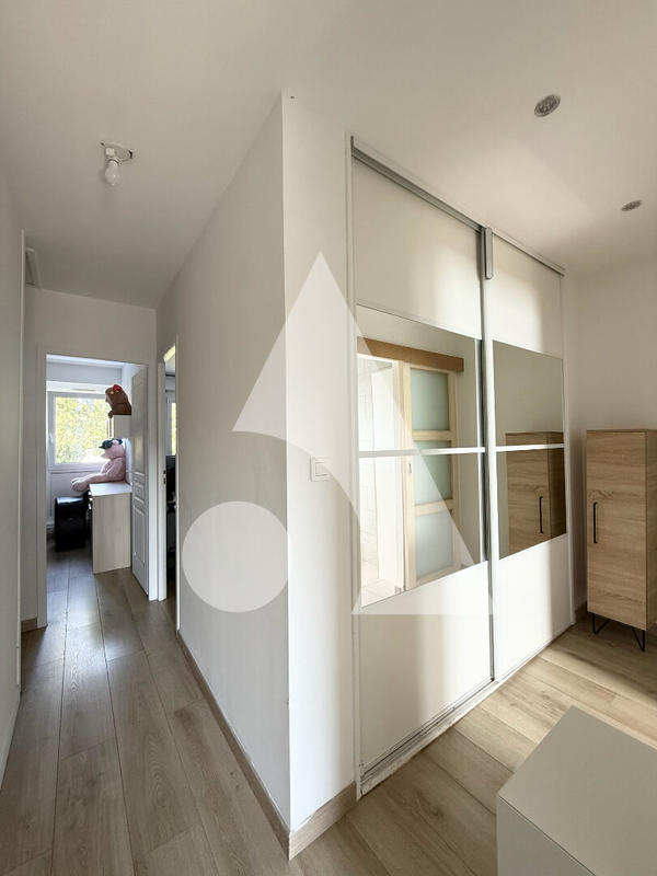 Maison - 92 m² - 4 pièces