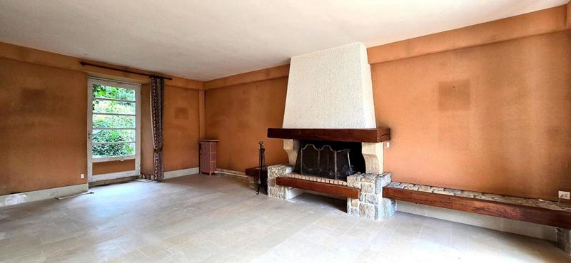 Maison - 250 m² - 12 pièces