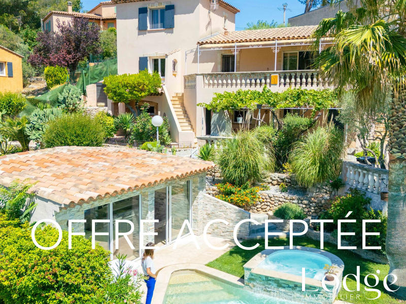 Maison - 159 m² - 6 pièces