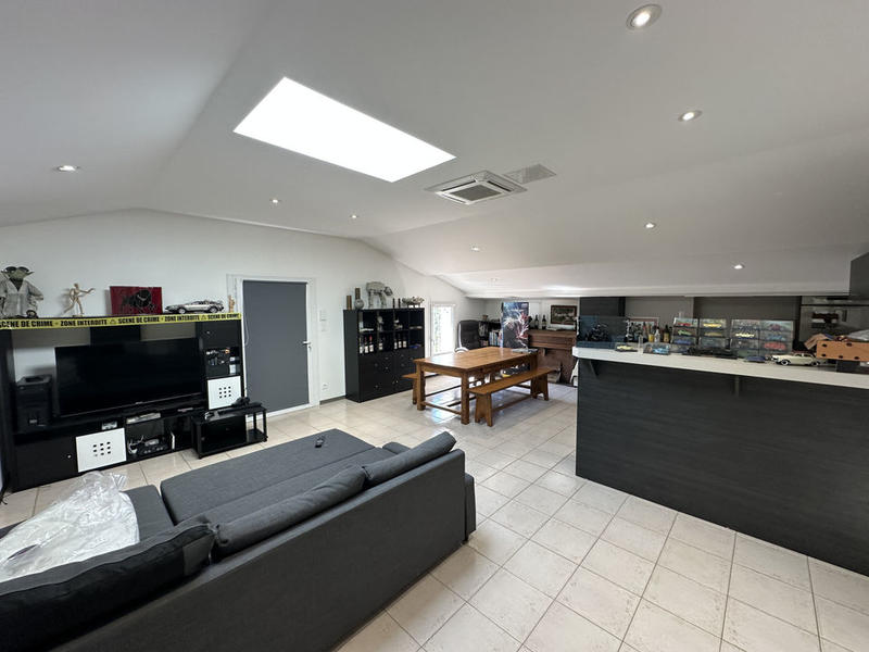 Villa - 365 m² - 10 pièces