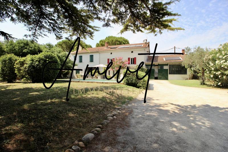 Mas - 204 m² - 9 pièces