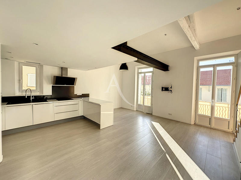 Appartement - 80 m² - 3 pièces