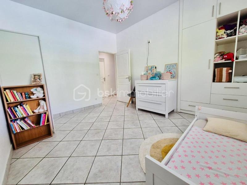 Villa - 200 m² - 4 pièces