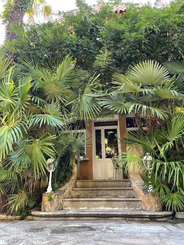 Maison - 250 m² - 7 pièces