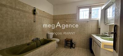 Maison traditionnelle - 240 m² - 7 pièces