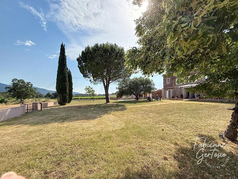 Mas - 419 m² - 9 pièces