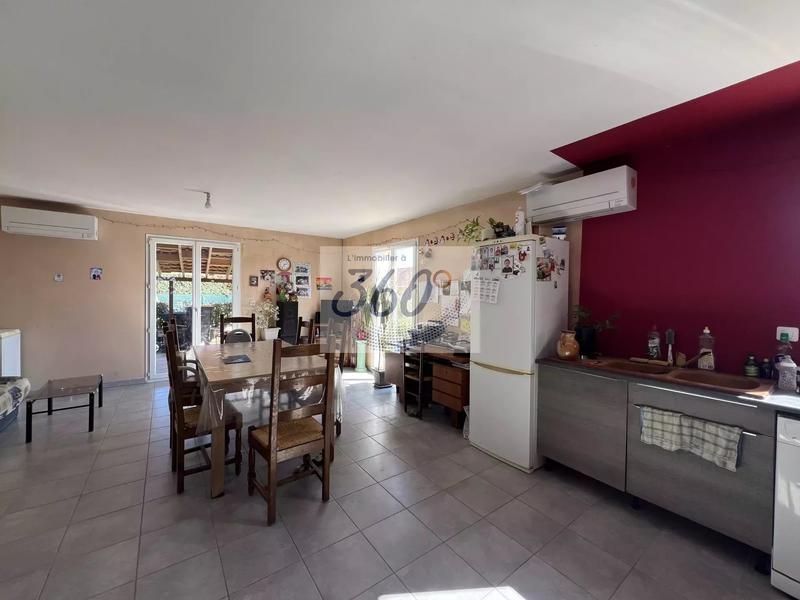 Maison - 96 m² - 5 pièces