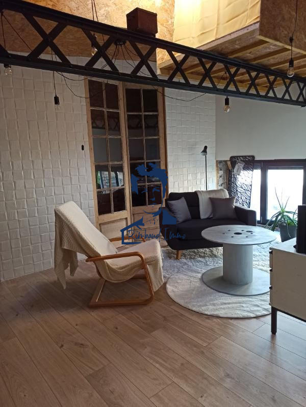 Maison - 326 m² - 4 pièces