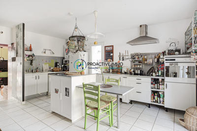 Maison traditionnelle - 90 m² - 4 pièces