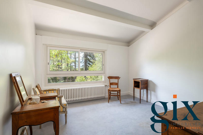 Maison - 286 m² - 8 pièces