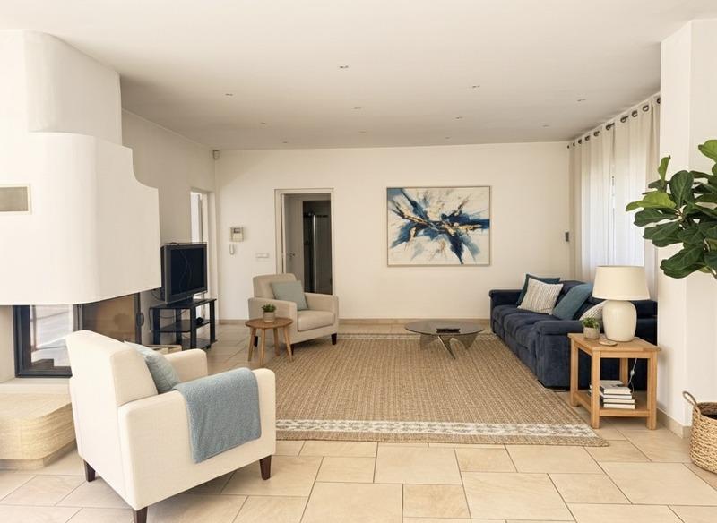 Villa - 300 m² - 6 pièces