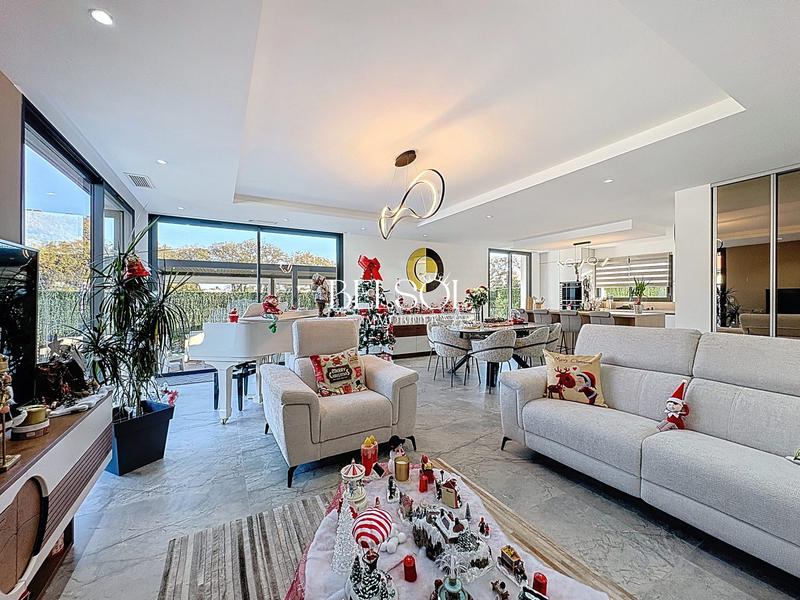 Villa - 140 m² - 5 pièces