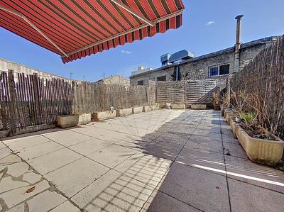 Immeuble - 234 m² - 9 pièces